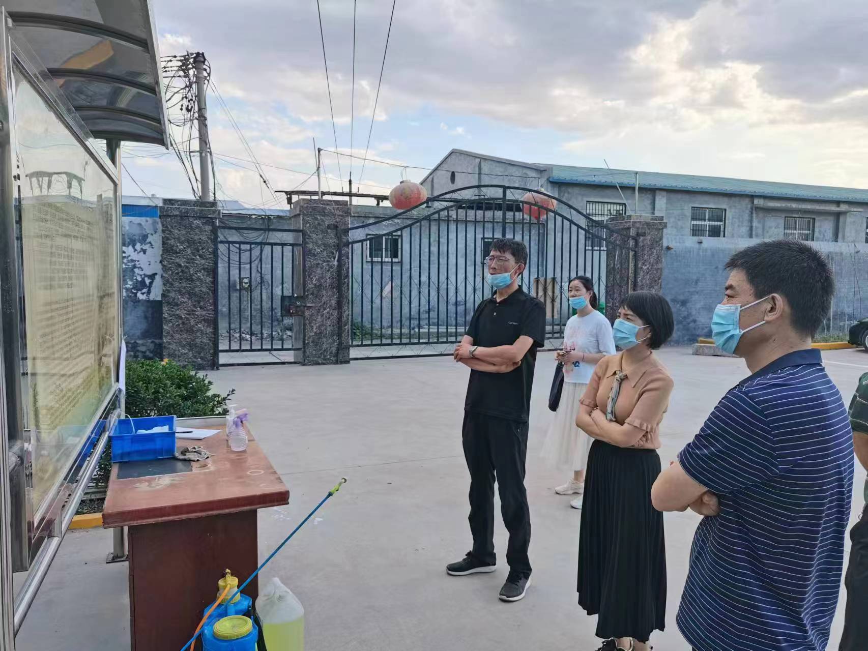 牧野區(qū)副區(qū)長秦丹丹，科工信局張局長蒞臨新航參觀指導工作。